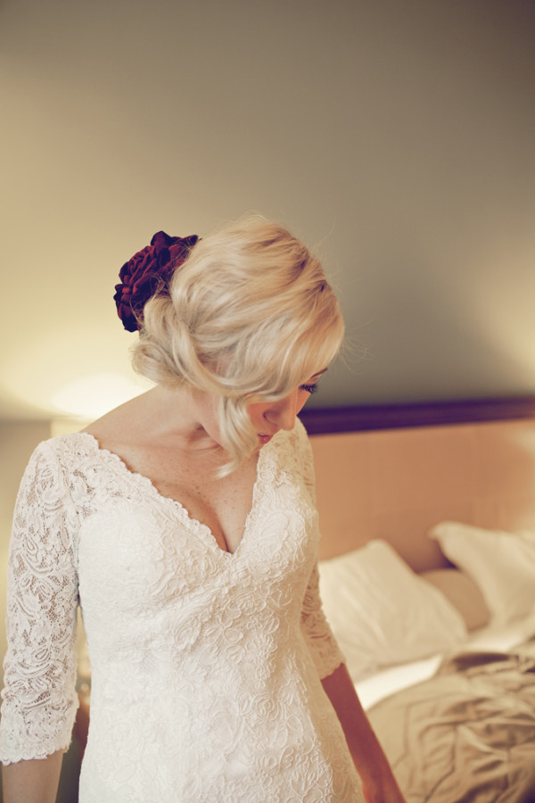 wedding day schedule. Natural wedding makeup and soft relaxed low bun vintage hairstyle for a bride. Created by Pam Wrigley bridal hairstylist and wedding makeup artist, London.