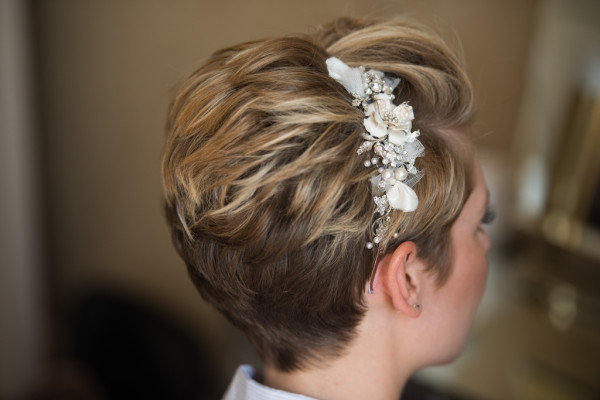 hairstyle gallery short hair Natural bridal makeup and hair down bridal hairstyles for brides with short hair. Plus makeup by wedding makeup artist and bridal hair stylist Pam Wrigley in London.