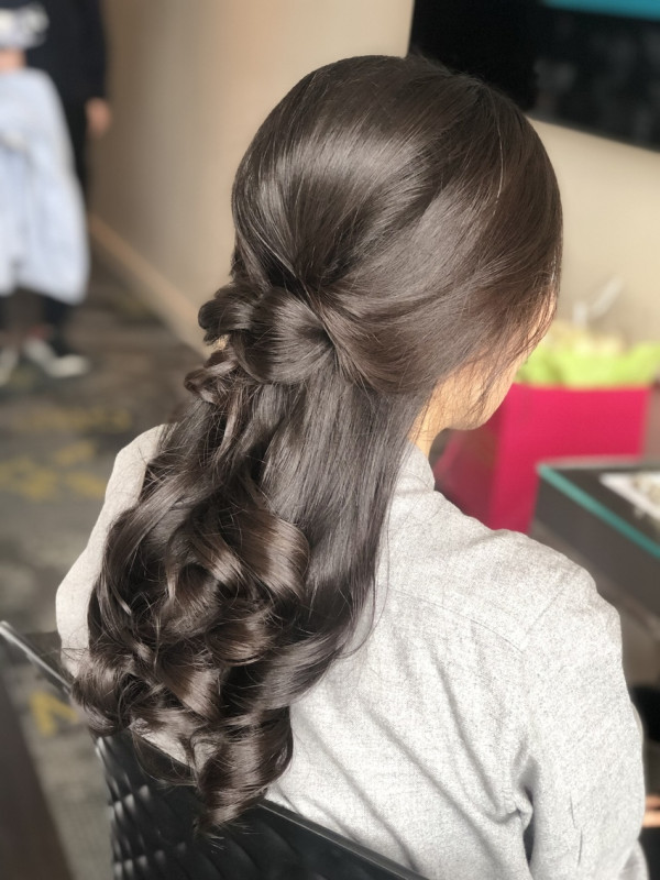 soft messy bridal.wedding hair down waves hairstyle pam wrigley
