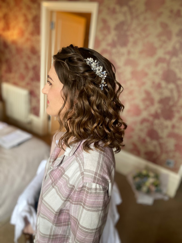 wedding makeup and bridal hairstyles for short hair by Pam Wrigley