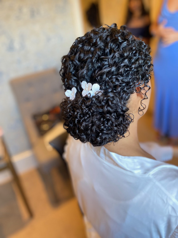 natural curls bridal hairstyle by Pam Wrigley