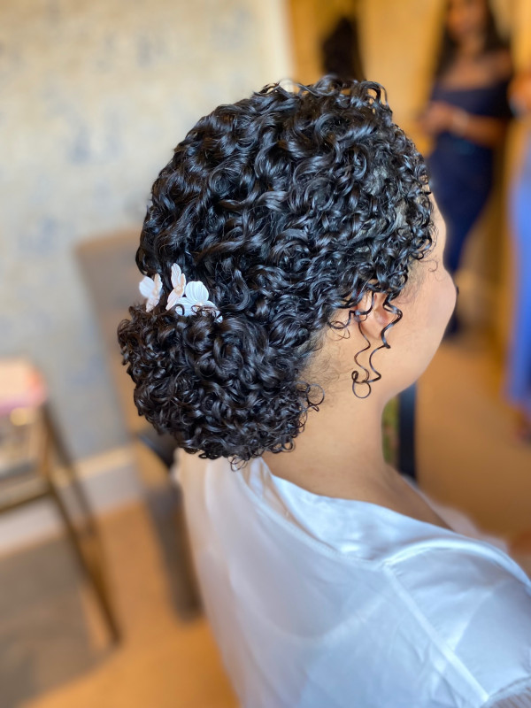 natural curls bridal hairstyle by Pam Wrigley