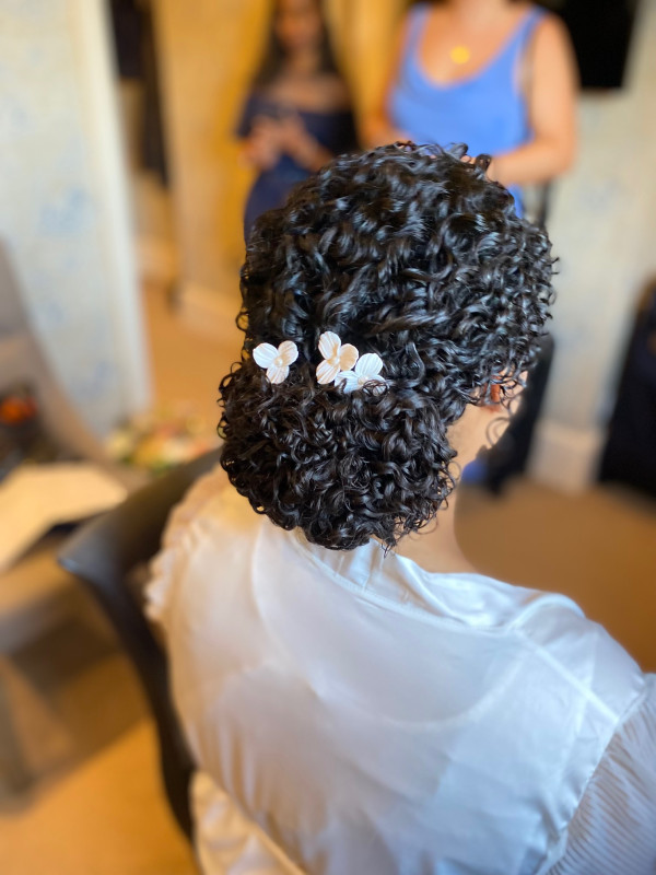 natural curls bridal hairstyle by Pam Wrigley