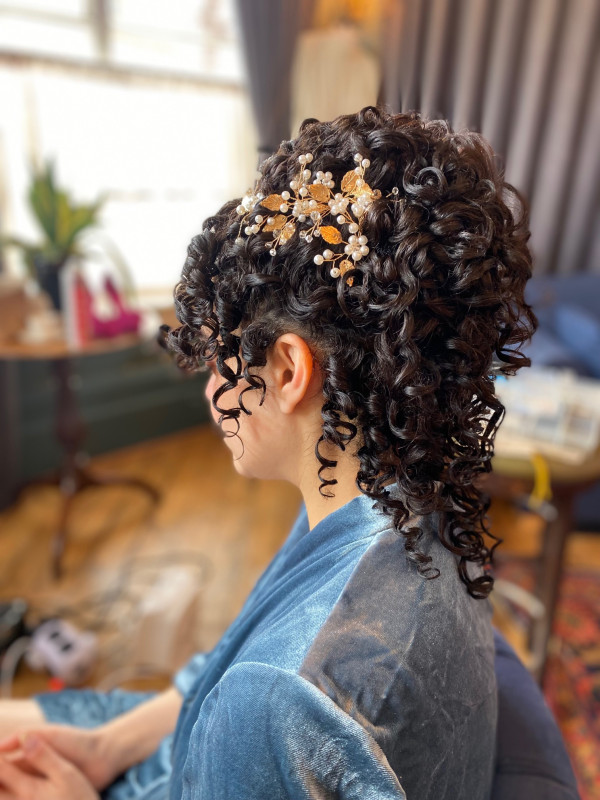 naturally curly wedding hair style and bridal makeup by Pam Wrigley